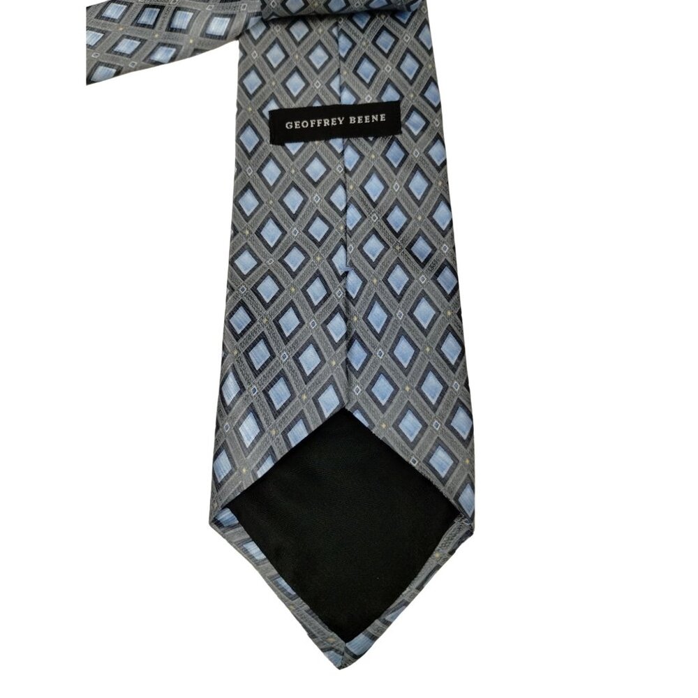 Geoffrey Beene Mens Gray and Blue Diamond Pattern Silk Necktie - Picture 4 of 7